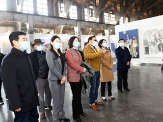 永利官网美术学院唐成辉出席第七届安徽美术大展优秀作品展开幕式并作代表发言