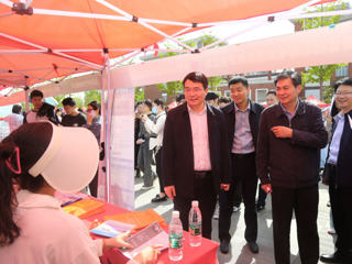 “春暖皖江”2024安徽共青团组织服务青年就业招聘会在永利官网举办