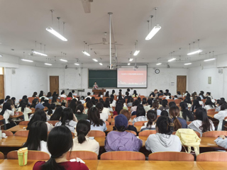 马克思主义学院举行“博士校友与本科生共话成长与未来”交流会