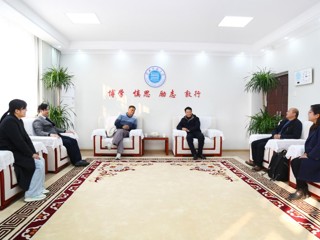 印度国家科学院院士Sudhir Ghorpade、安徽大学施敏加教授应邀来校作报告