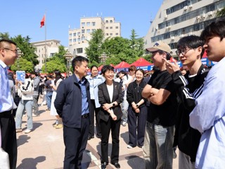 永利官网与淮北市总工会联合举办“才聚皖北・智汇淮师”专场招聘活动